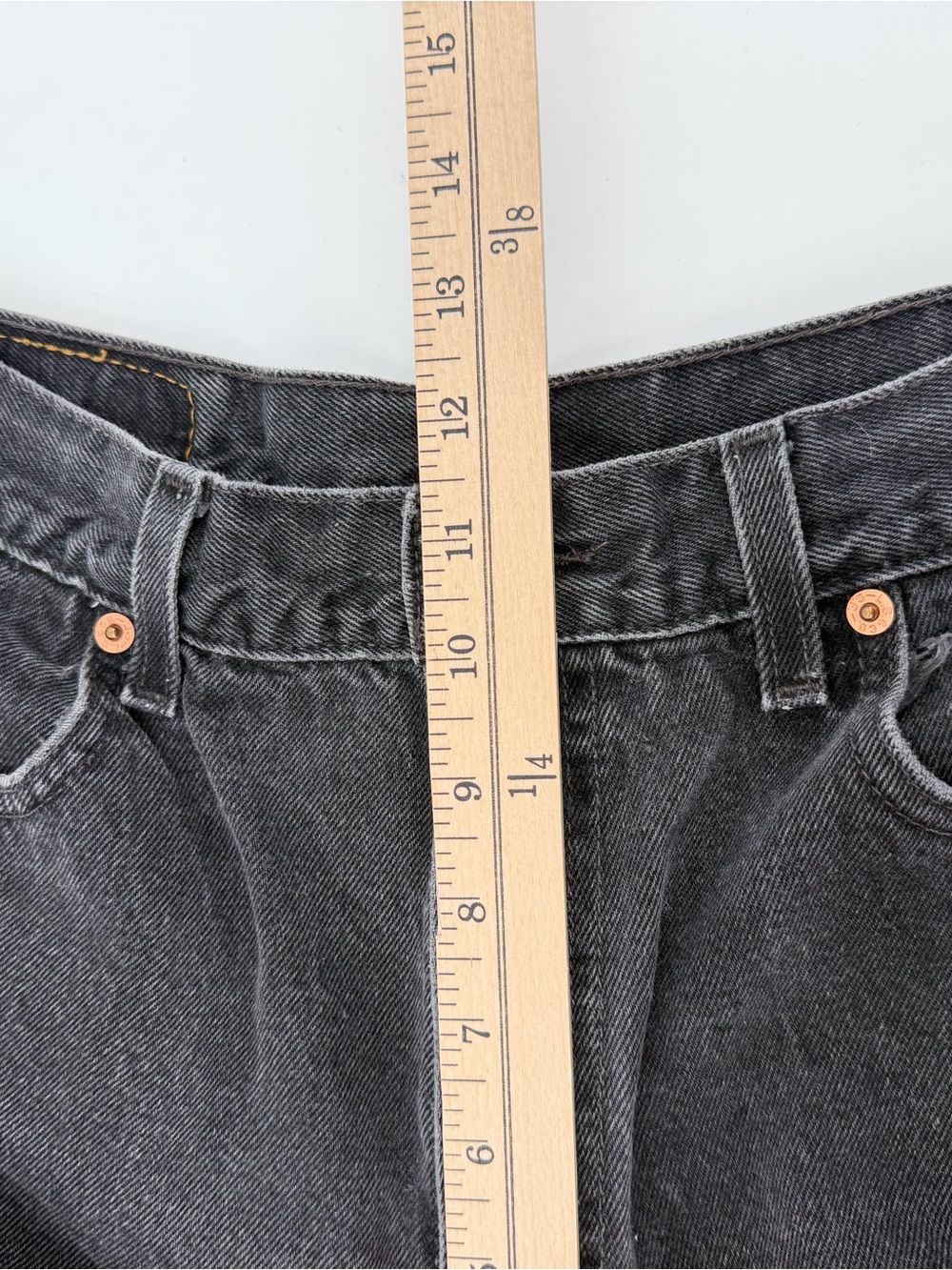 Vtg Levi's 550 Faded Black Relaxed Tapered Jeans 36x32 Hemmed Short Fit 36x26 - Picture 7 of 11